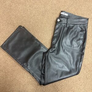 JOE’S Jeans Women’s Cropped Faux Black Leather Pants. Size 30